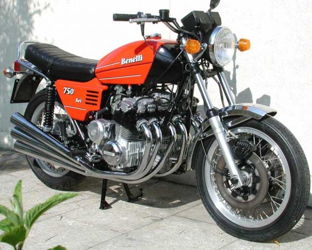 Fine-Art-of-the-Motorcycle-Engine-BenelliSei750