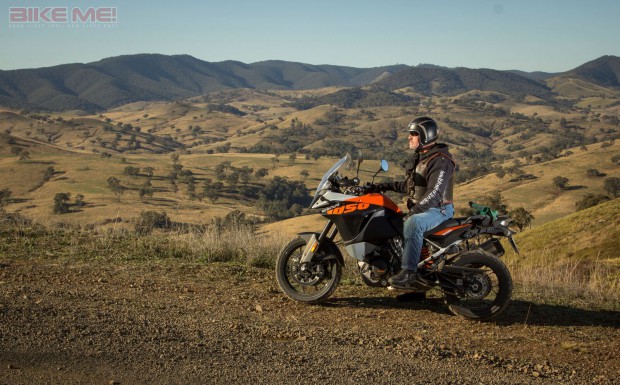 2015 KTM 1050 ADVENTURE – FEAR-FREE FUN 